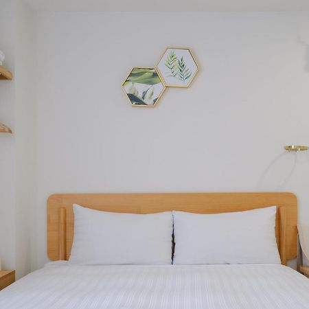 See U Apartment Тайнан Екстериор снимка